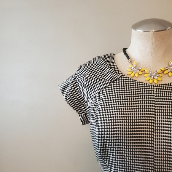 Worthington Houndstooth Pencil Dress - Picture 3 of 6